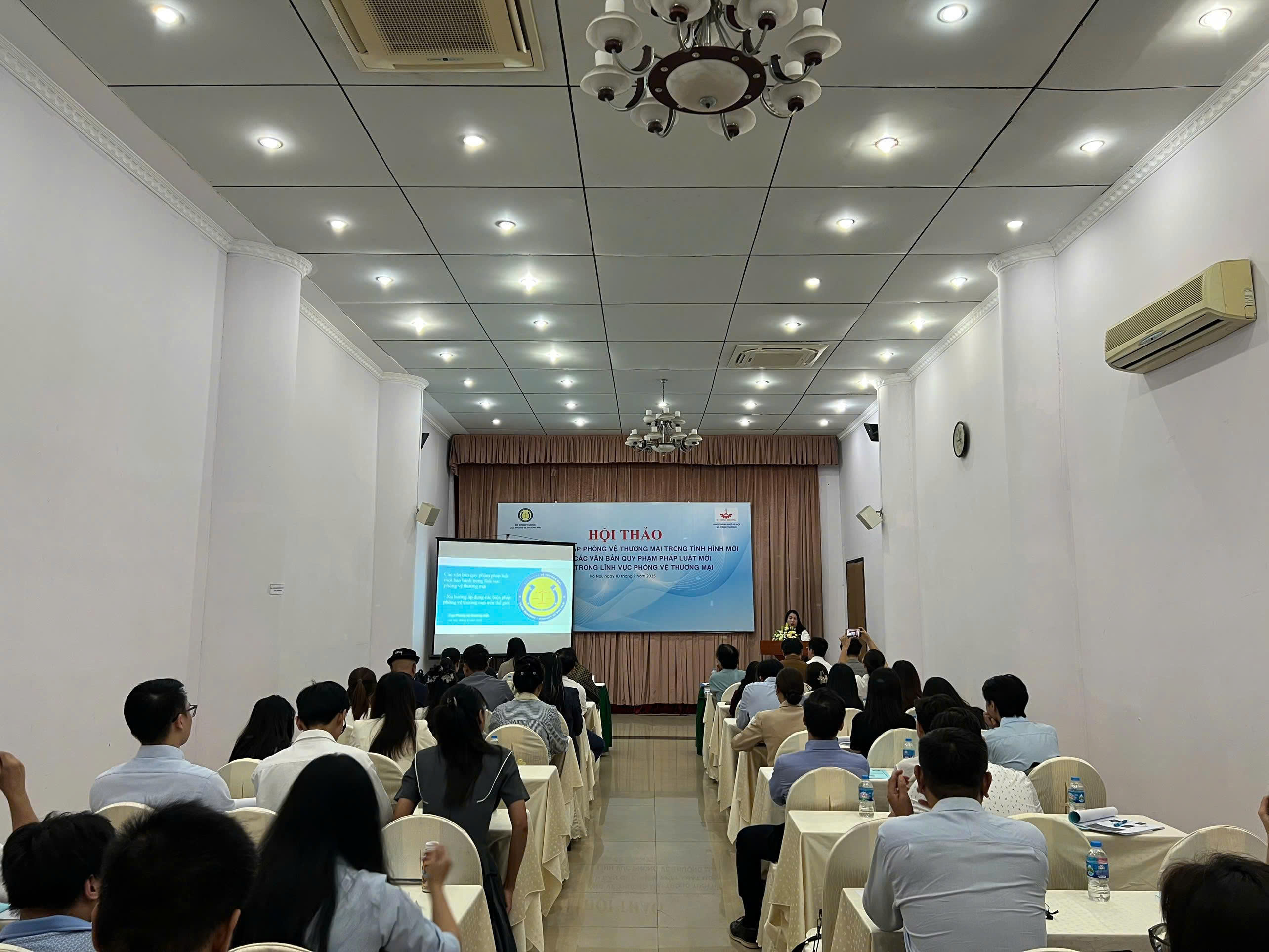 Sử dụng biện pháp phòng vệ thương mại trong tình hình mới - Hội thảo Phổ biến các văn bản quy phạm pháp luật mới ban hành trong lĩnh vực phòng vệ thương mại