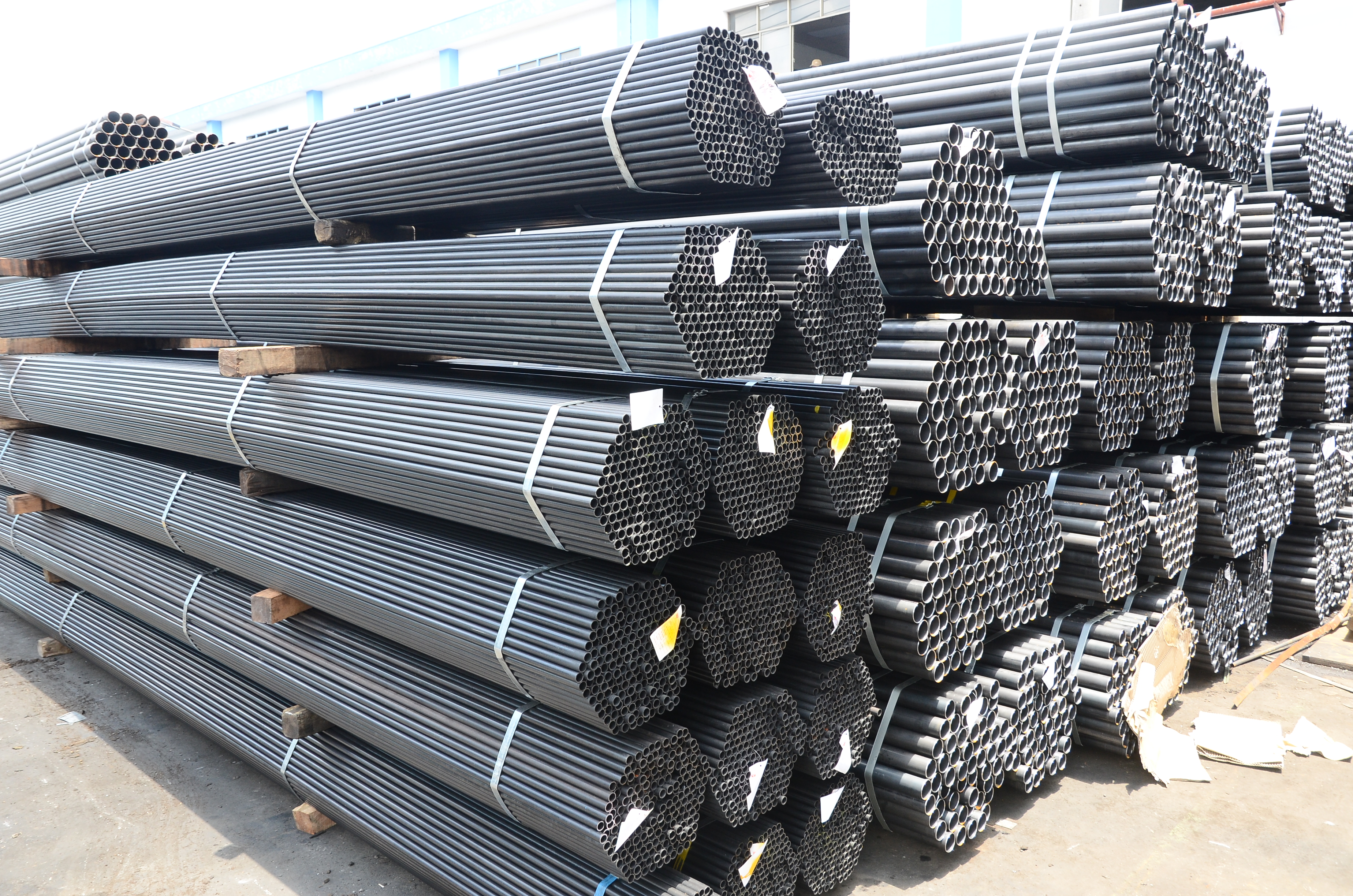 Vụ việc Ca-na-đa điều tra chống bán phá giá đối với một số sản phẩm ống thép hàn các bon nhập khẩu từ một số nước trong đó có Việt Nam