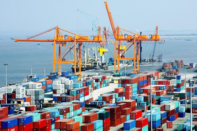 Theo dõi tình hình xuất nhập khẩu của một số mặt hàng để đưa ra các kiến nghị kịp thời về việc sử dụng và ứng phó với các biện pháp phòng vệ thương mại, Tháng 11-2025