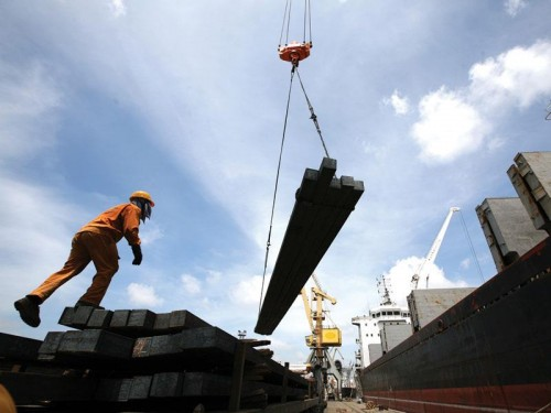 Bộ trưởng Bộ Công Thương ban hành Quyết định áp dụng biện pháp tự vệ tạm thời đối với mặt hàng phôi thép và thép dài nhập khẩu vào Việt Nam